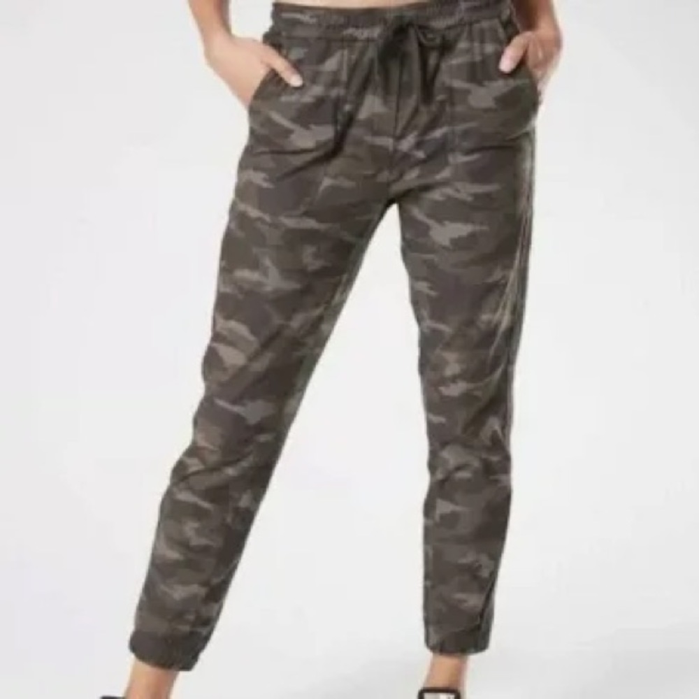 Athleta size 2 Farallon joggers
